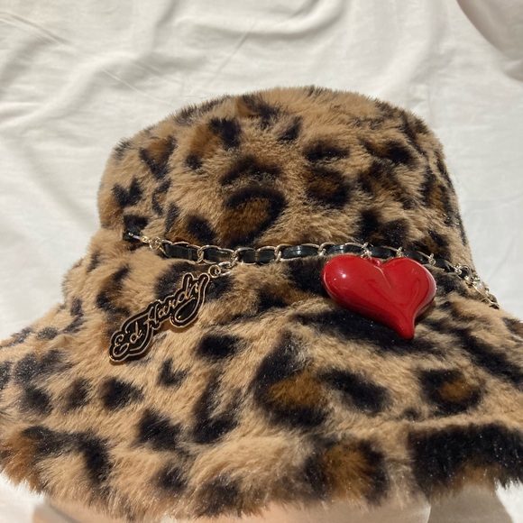 Ed Hardy Faux Fur Leopard Print Charm Bucket Hat! Women’s one size, NWOT! - Picture 2 of 7
